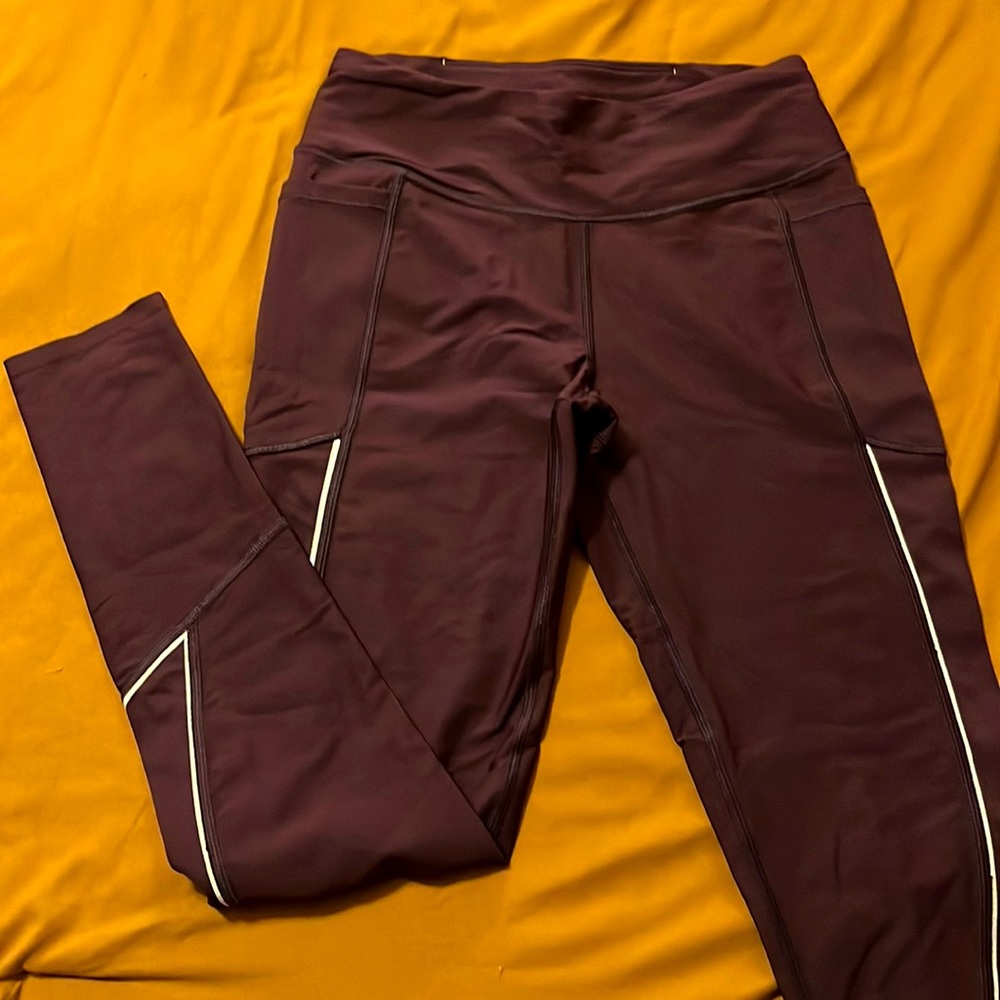 Victoria Sport Burgundy Total Knockout Leggings Size Medium